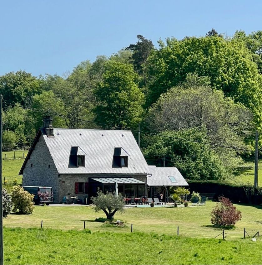 Image Façade à  maison individuelle de Saint-Martin-la-Méanne