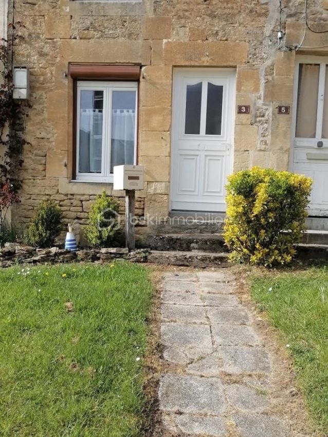 Image Façade à  maison de village de Écordal