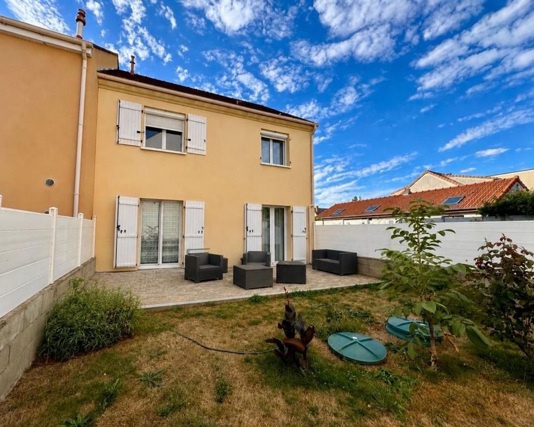 Image Façade à  maison individuelle de Saint-Germain-lès-Arpajon