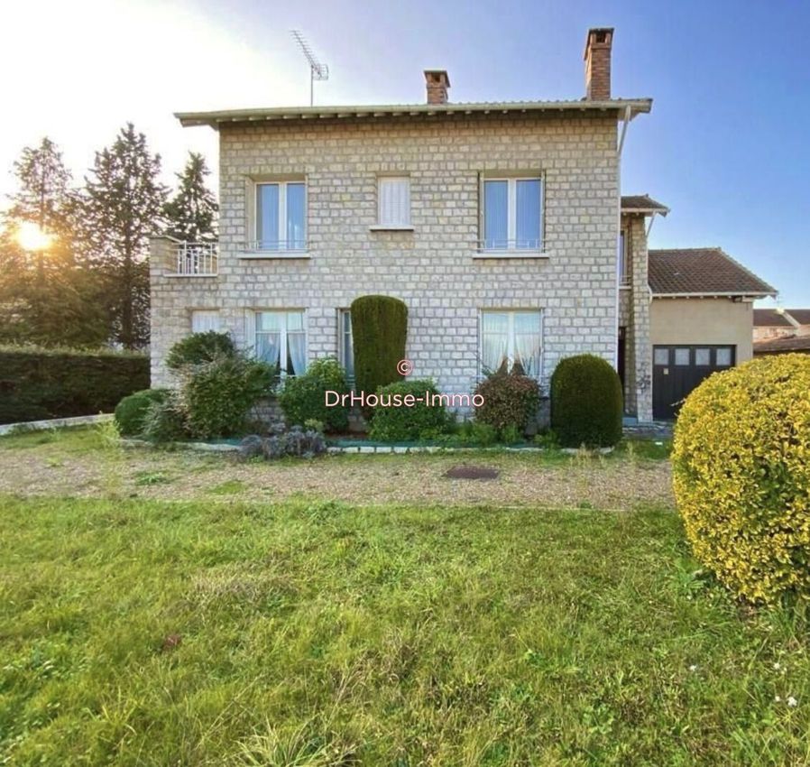 Image Façade à  villa de Saint-Pierre-lès-Nemours