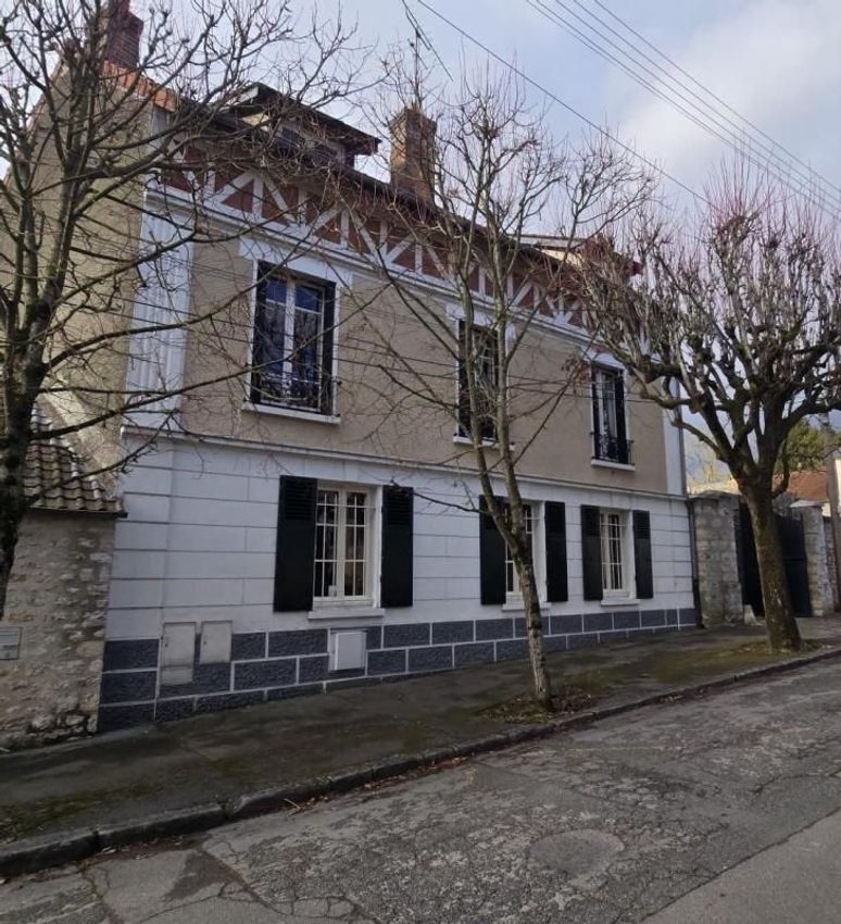 Image Façade à  maison mitoyenne de La Ferté-Alais