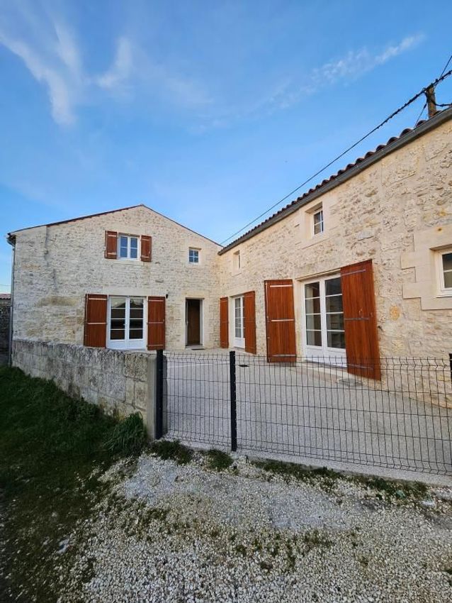 Image Façade à  maison individuelle de Saint-Savinien