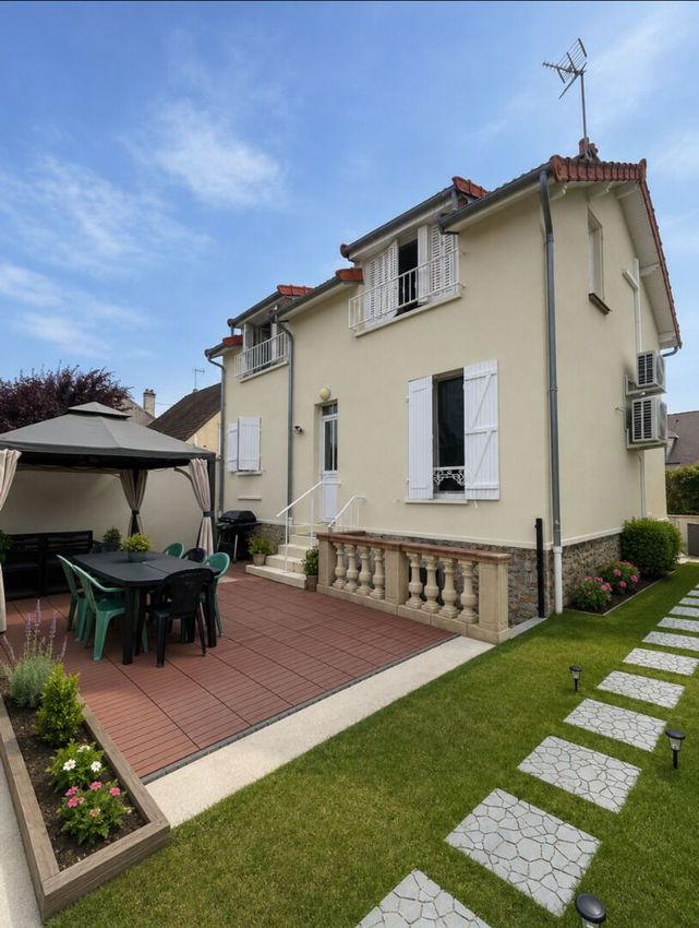 Image Façade à  maison individuelle de Mandres-les-Roses