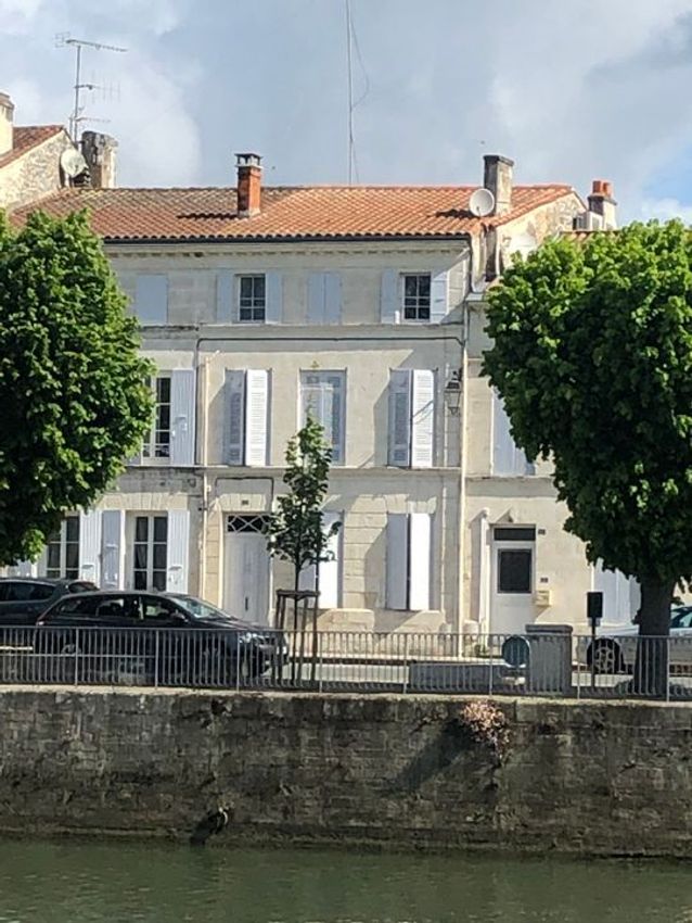 Image Façade à  maison individuelle de Saint-Savinien