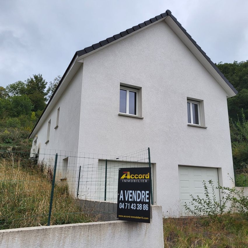 Image Façade à  maison individuelle de Riom-ès-Montagnes