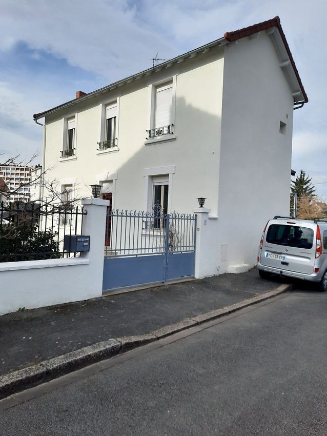 Image Façade à  maison individuelle de Cusset