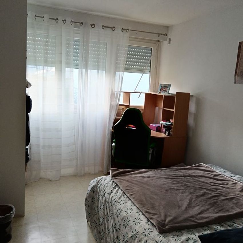 Image Chambre à appartement de Vélizy-Villacoublay