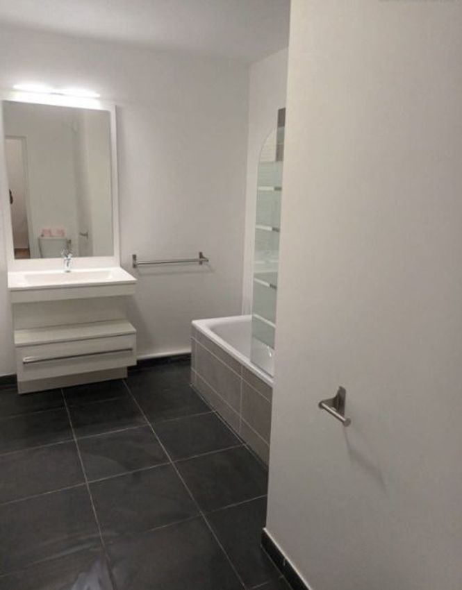 Image Salle de bains à appartement de Châtillon