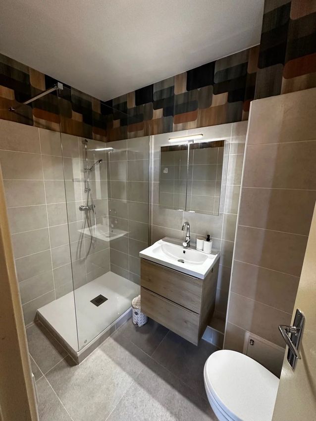 Image Salle de bains à studio de La Grande-Motte