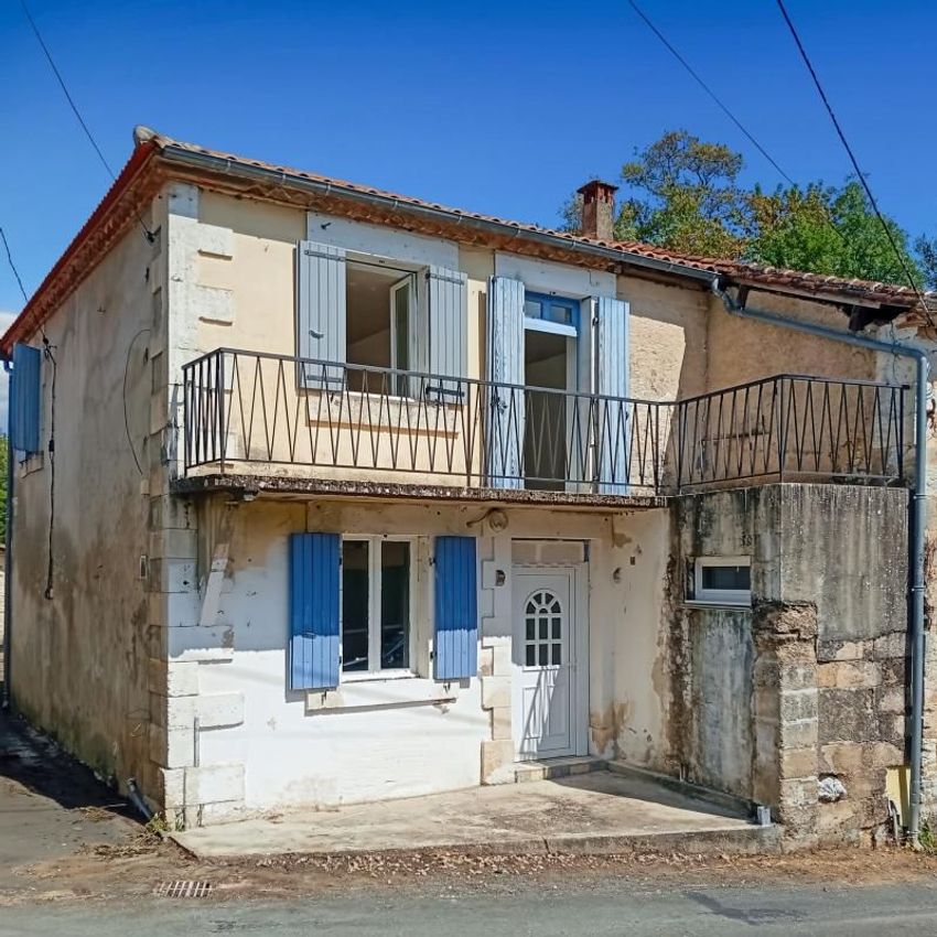Image Façade à  maison de village de Saint-Germain-du-Salembre