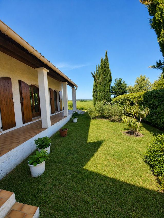 Image Façade à  villa de Calvisson