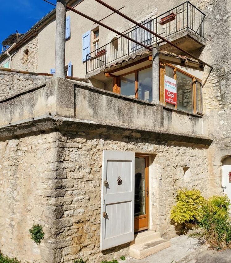Image Vue à  maison de village de Saint-Michel-l'Observatoire