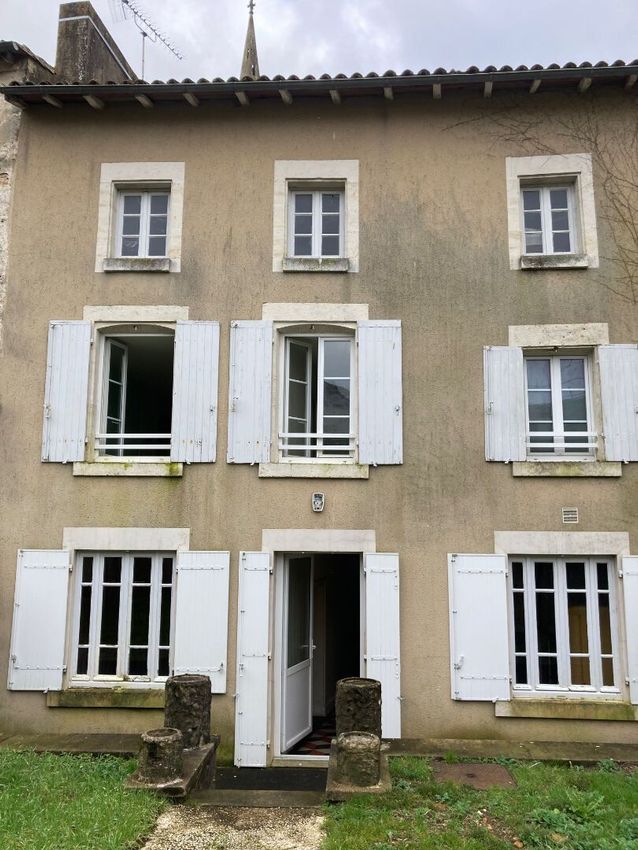 Image Vue à  maison individuelle de La Mothe-Saint-Héray