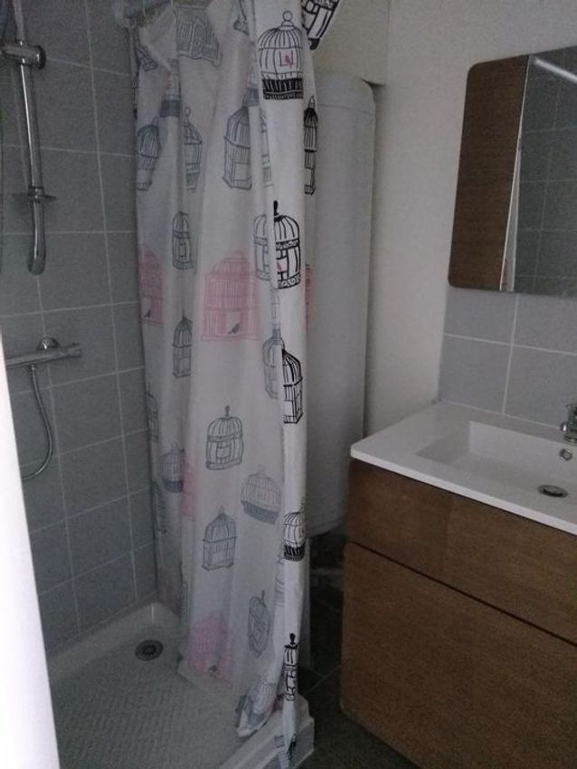 Image Salle de bains à appartement de Courcelles-Chaussy