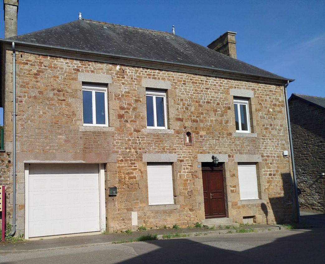 Image Façade à  maison individuelle de Larchamp