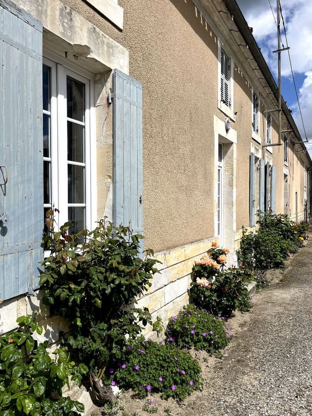 Image Façade à  maison individuelle de Baignes-Sainte-Radegonde
