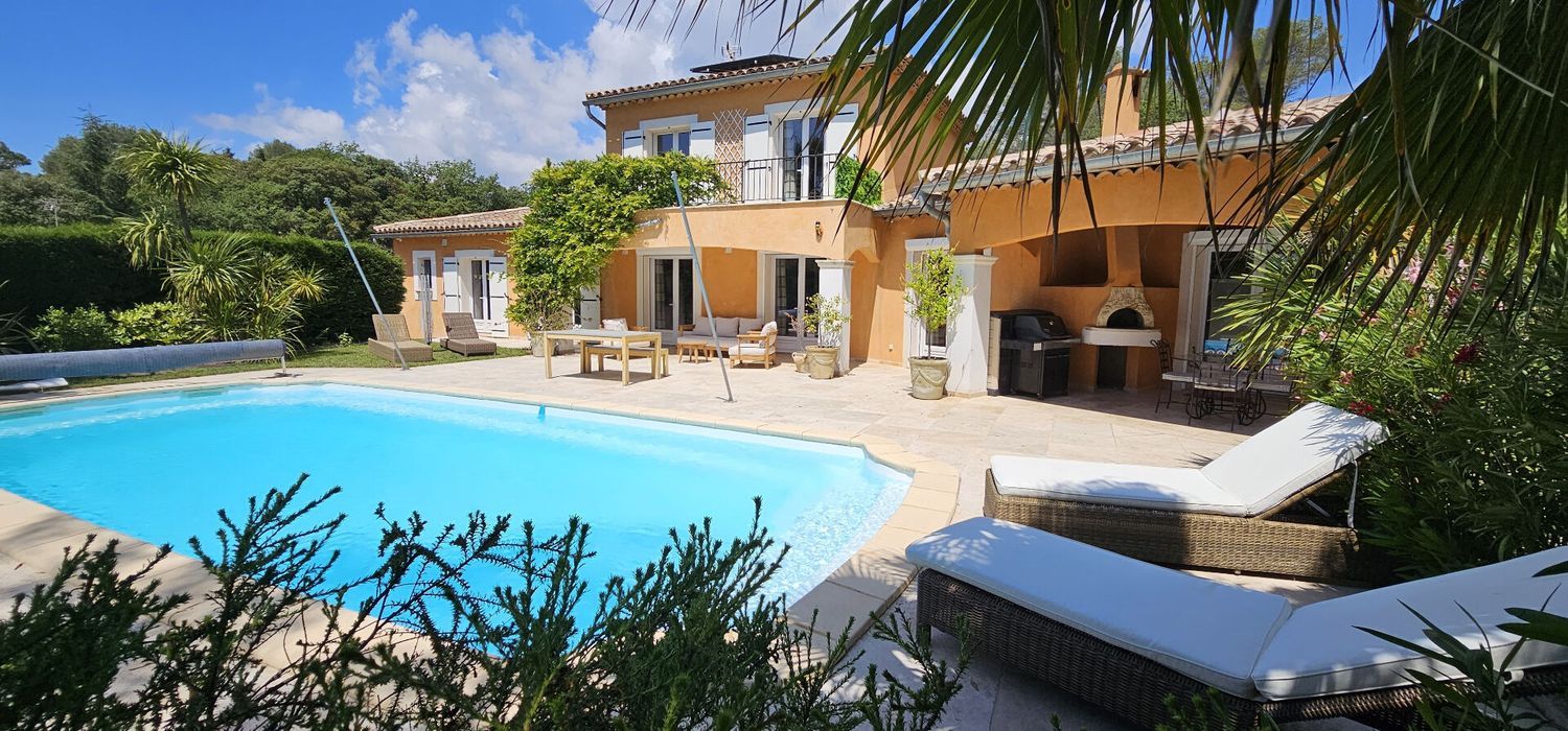Image Piscine à  villa de Bagnols-en-Forêt