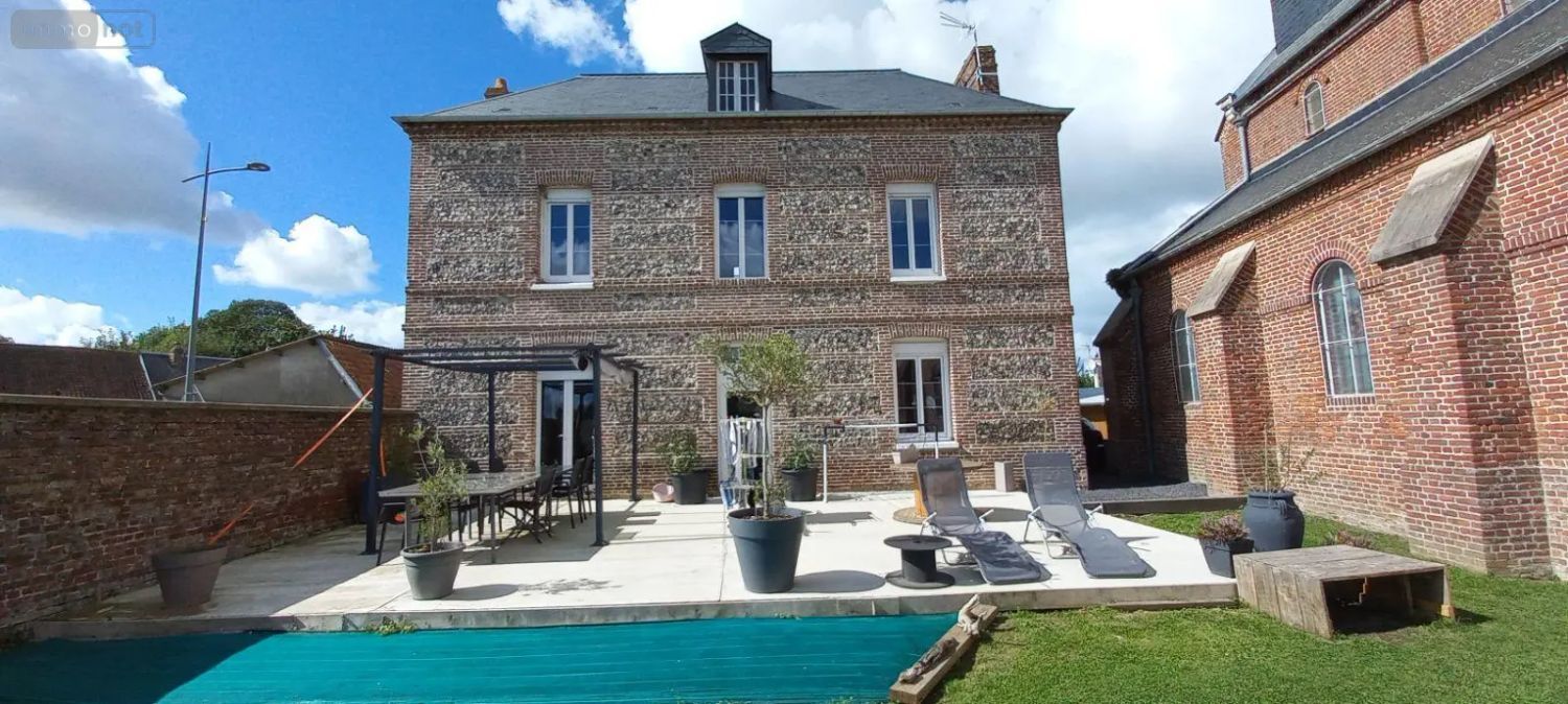 Image Piscine à  maison individuelle de Étalondes