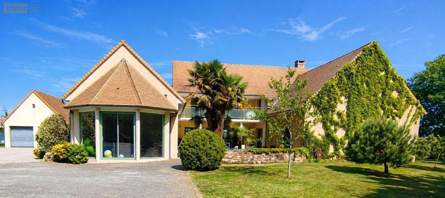 Image Façade à  villa de Rouillon
