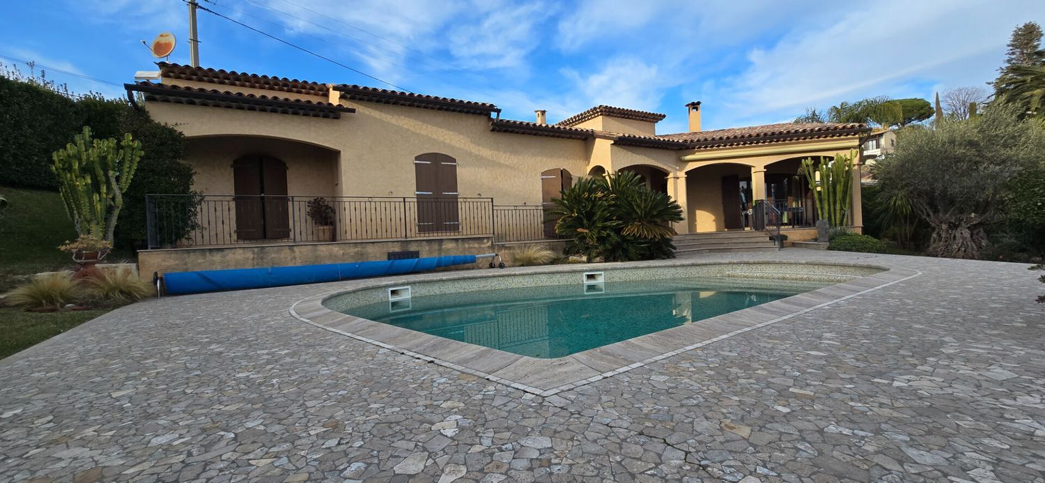 Image Piscine à  maison individuelle de Cagnes-sur-Mer