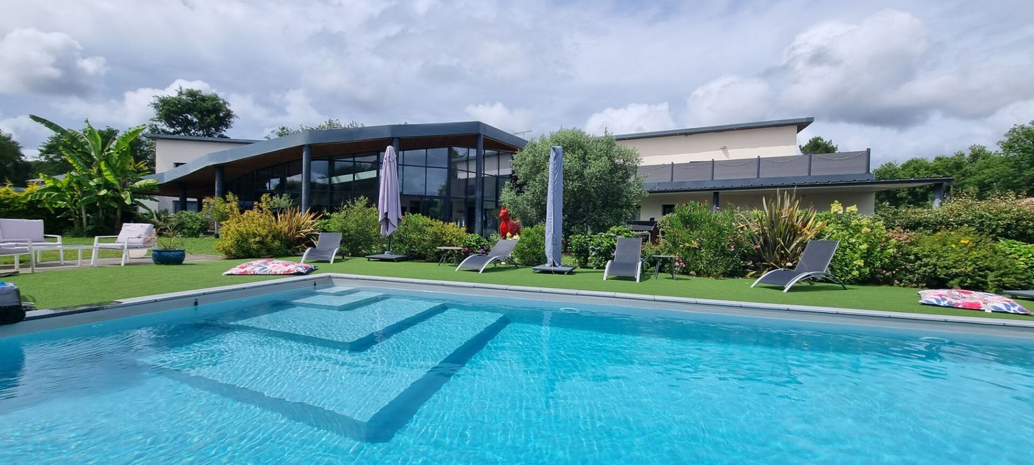 Image Piscine à  maison individuelle de Le Temple