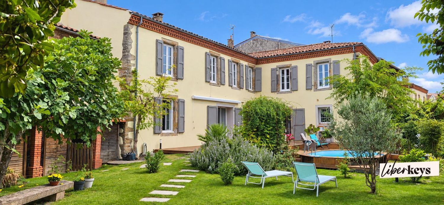 Image Façade à  maison de village de Le Fraysse