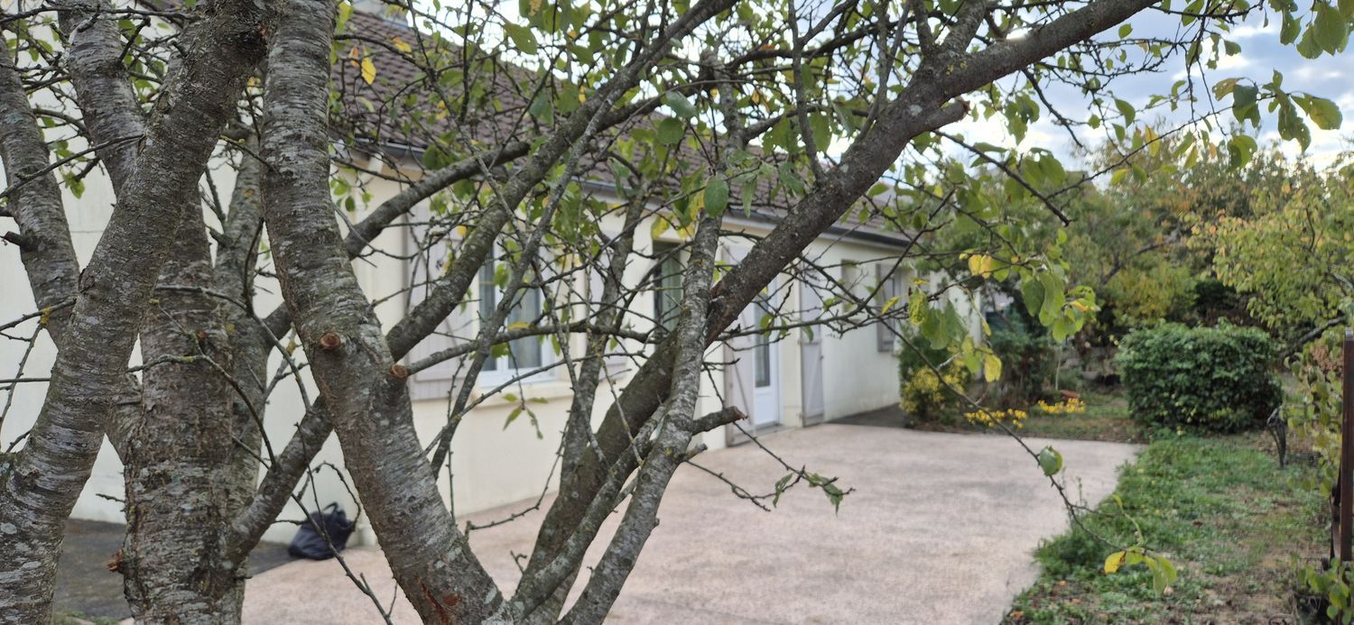 Image Façade à  maison individuelle de Meslay-du-Maine