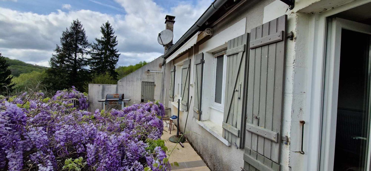 Image Façade à  maison mitoyenne de Jumilhac-le-Grand