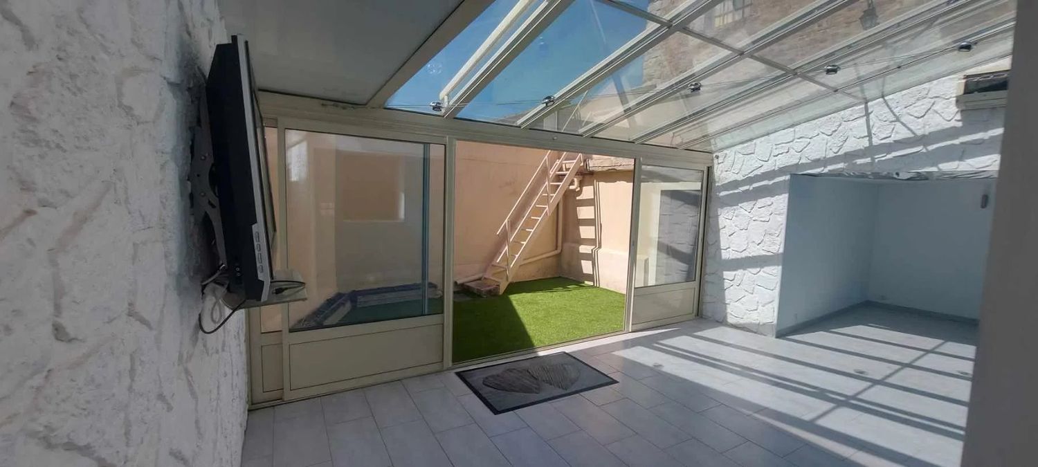 Image Terrasse à  maison de village de Chéroy