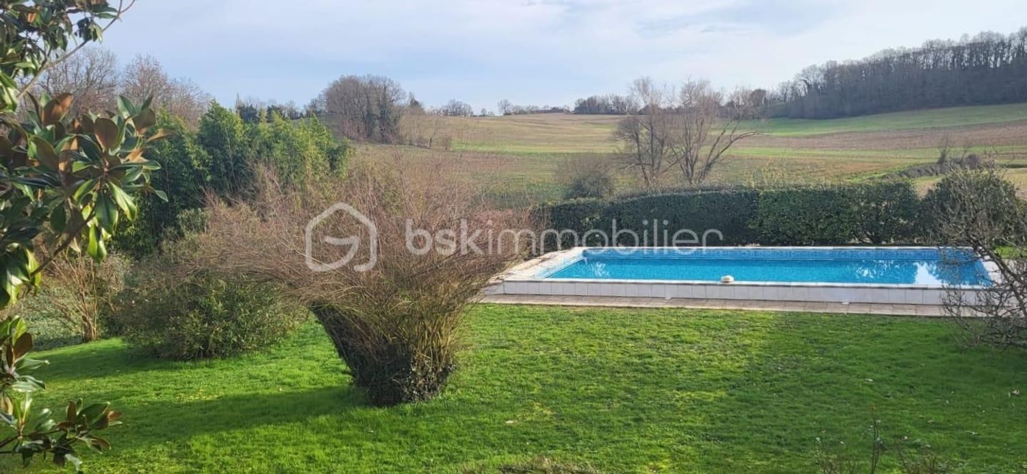 Image Piscine à  propriété agricole de Saint-Pardoux-Isaac