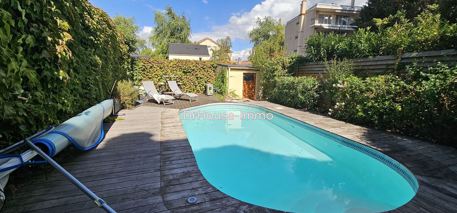 Image Piscine à  villa de Saint-Gratien