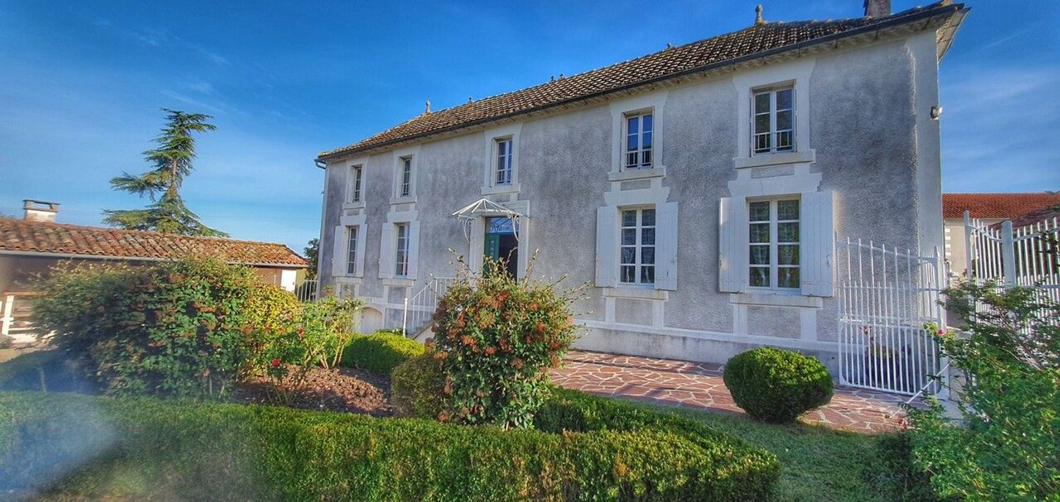 Image Façade à  ferme de Berneuil