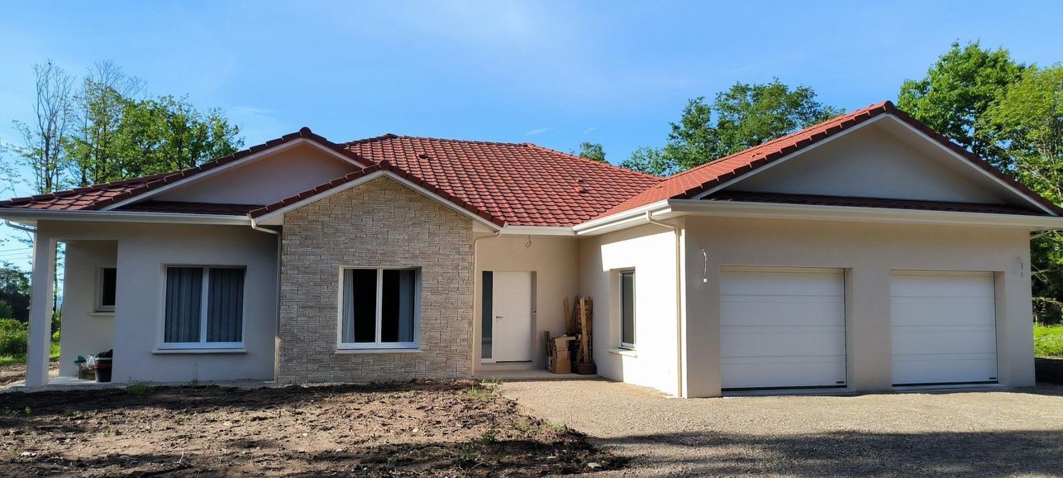 Image Façade à  propriété agricole de Saint-Yrieix-la-Perche
