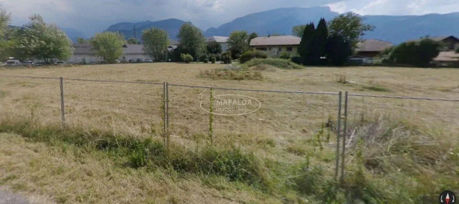 Image Vue à terrain de Cluses