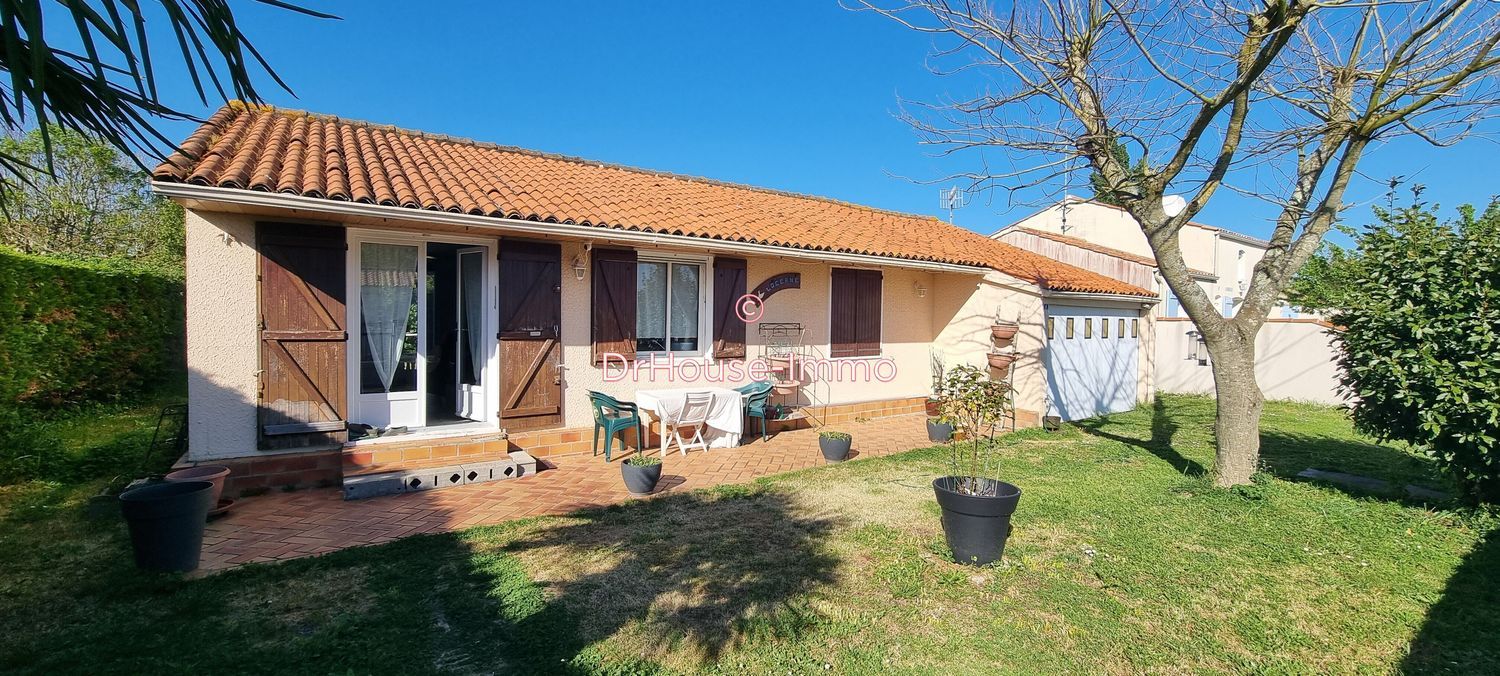 Image Façade à  villa de Grues