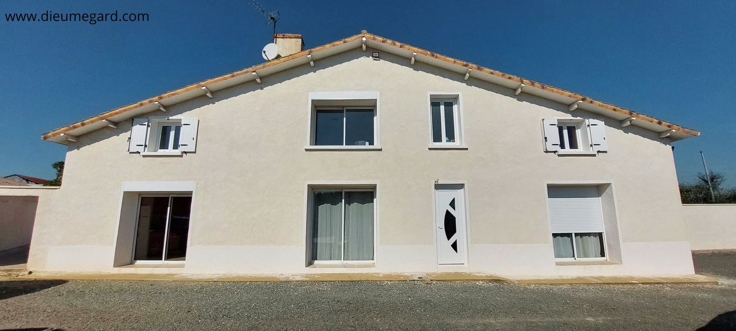 Image Façade à  maison individuelle de Pamproux