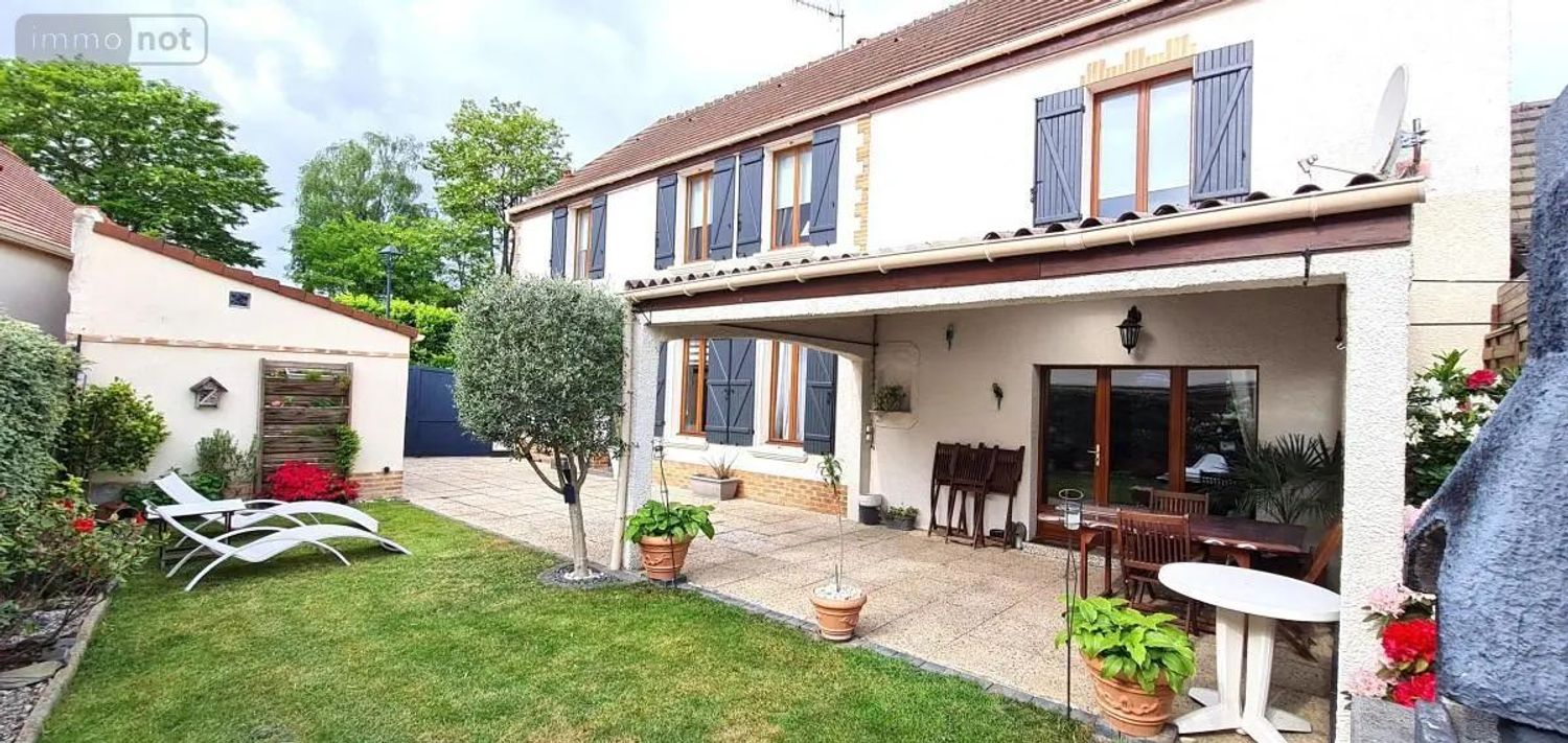 Image Façade à  maison individuelle de Jaux