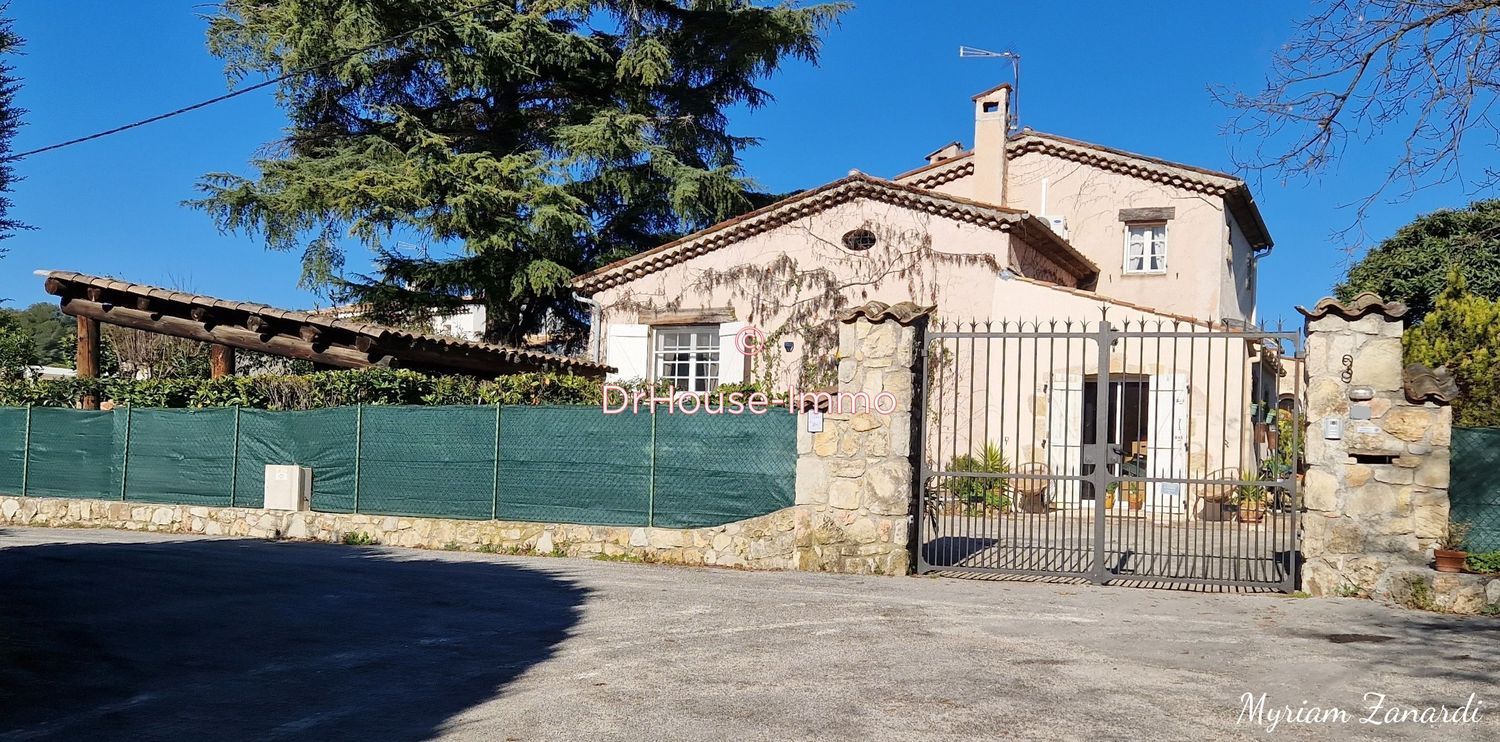 Image Façade à  villa de Mouans-Sartoux