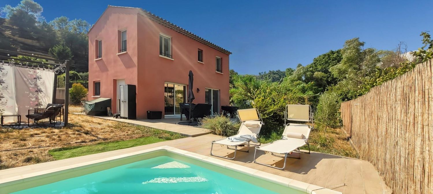 Image Piscine à  maison individuelle de Tourrette-Levens