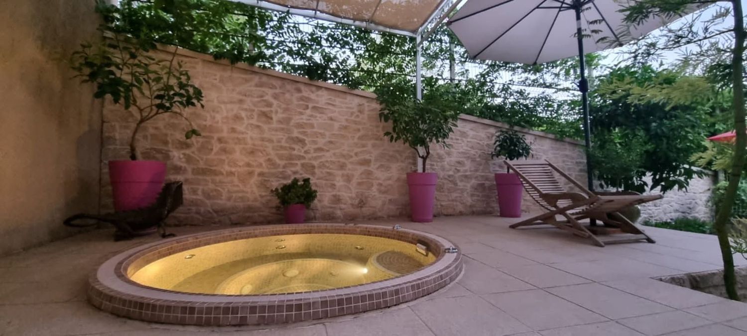 Image Piscine à appartement de Belcodène