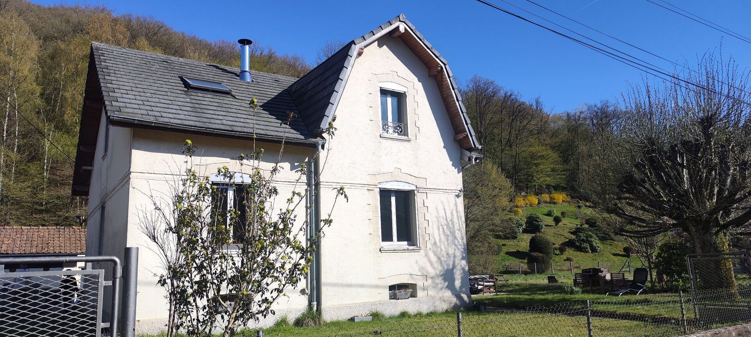 Image Façade à  maison individuelle de Plancher-Bas