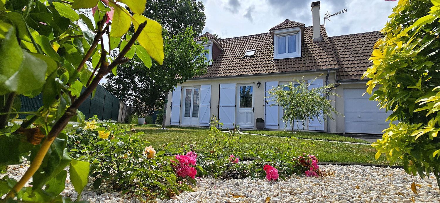 Image Façade à  maison individuelle de Le Plessis-Brion
