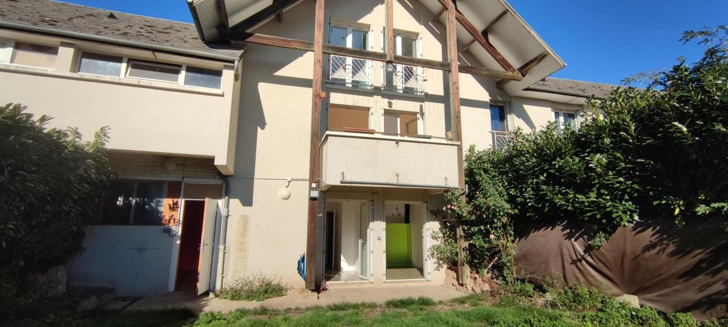Image Façade à appartement de Lagarde-Marc-la-Tour