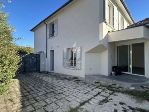 Façade Claix (38640)